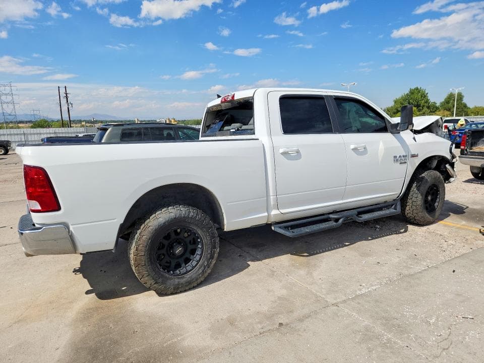 2019 RAM 1500 CLASSIC SLT 3