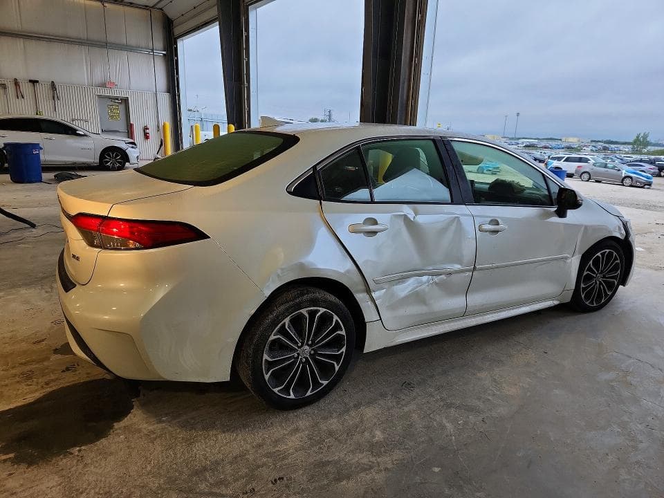2020 TOYOTA COROLLA XLE 3