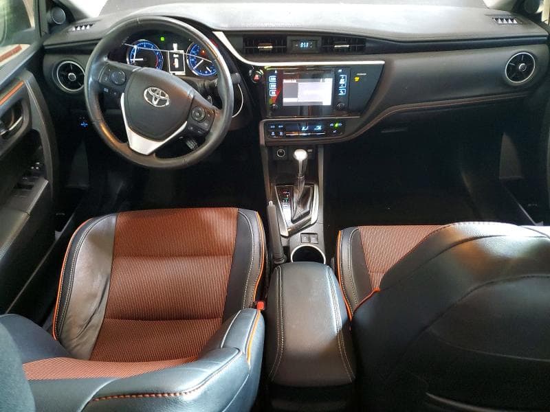 2017 TOYOTA COROLLA SE 8