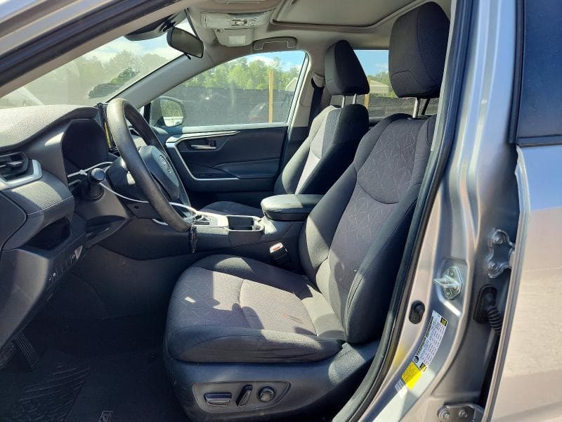 2019 TOYOTA RAV4 XLE 7