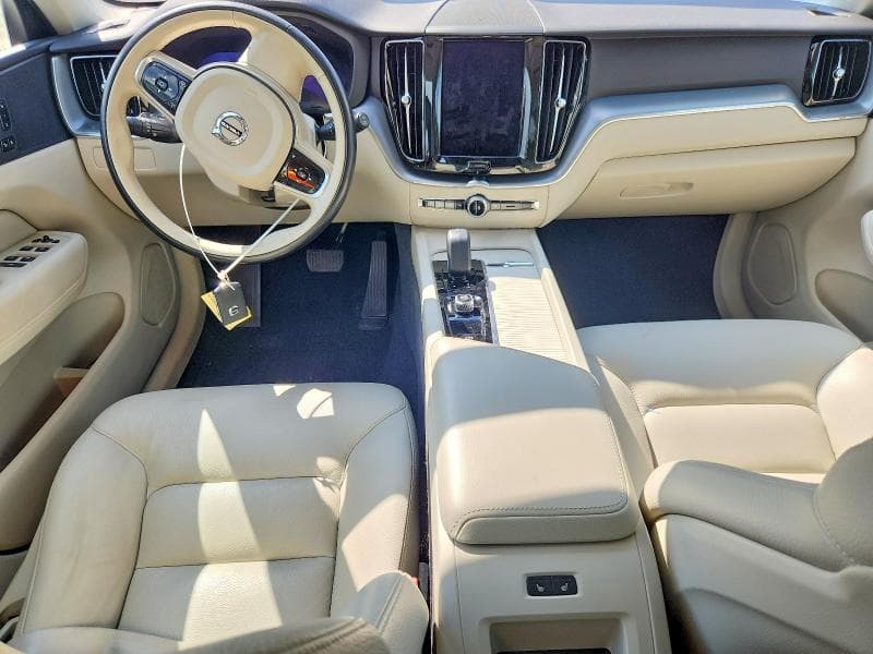 2023 VOLVO XC60 CORE 8