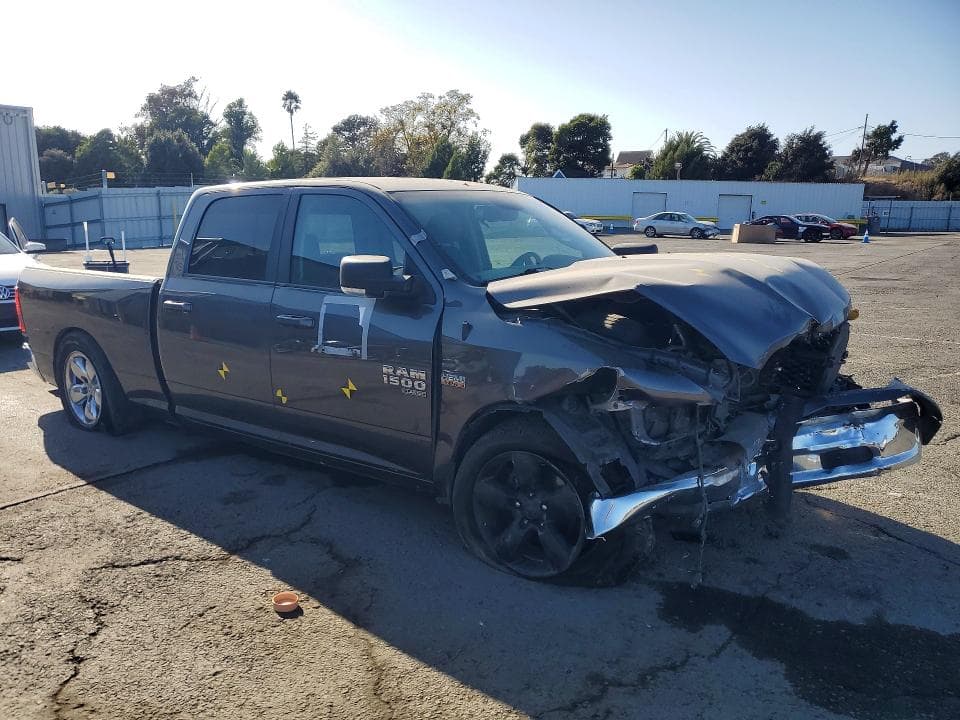 2020 RAM 1500 CLASSIC SLT 4