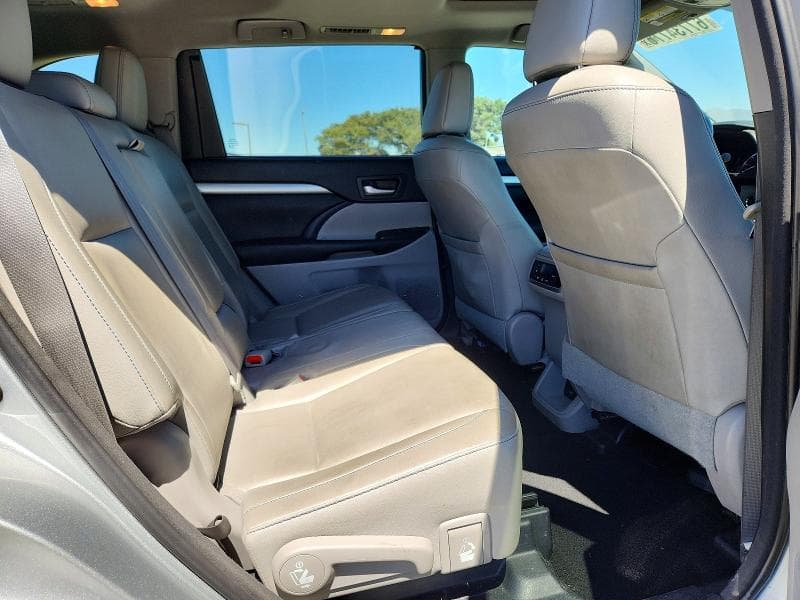 2017 TOYOTA HIGHLANDER XLE 11