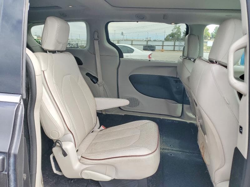 2017 CHRYSLER PACIFICA LIMITED 11