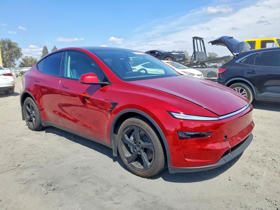 2026 TESLA MODEL Y 4