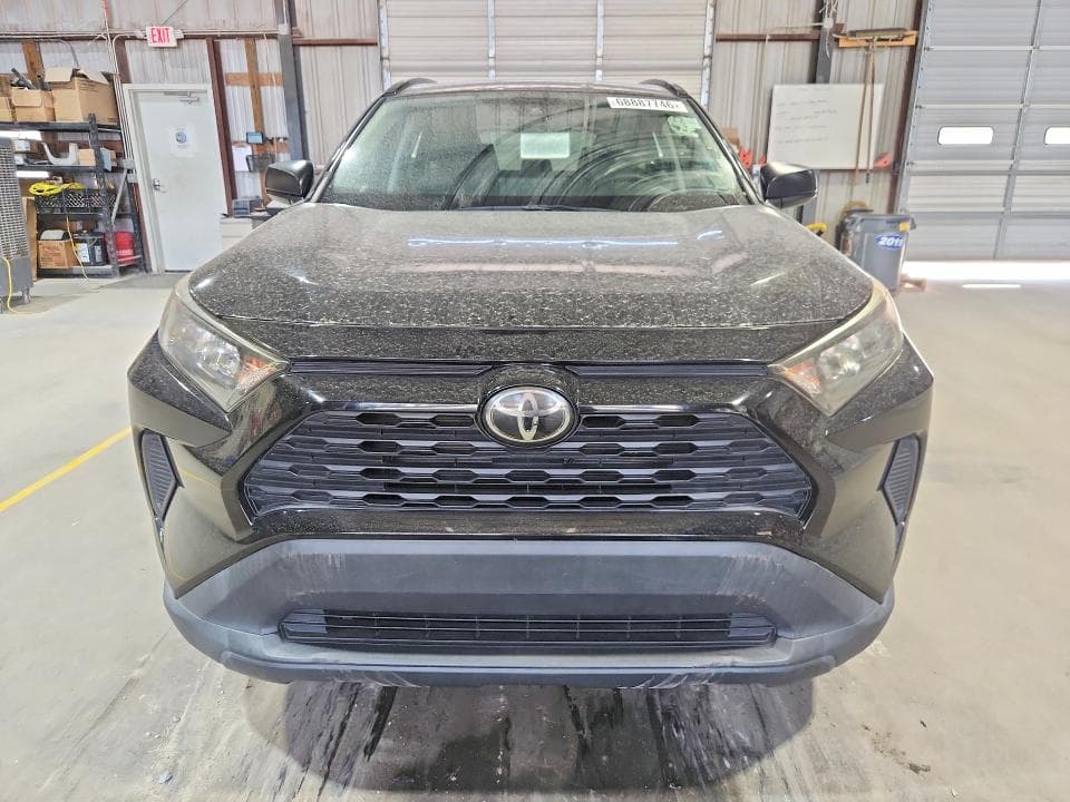 2020 TOYOTA RAV4 LE 5