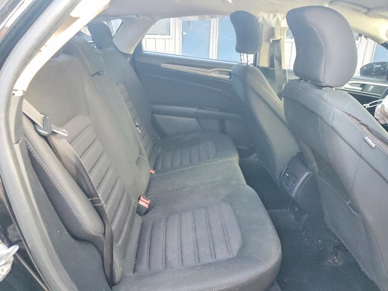 2017 FORD FUSION SE 10