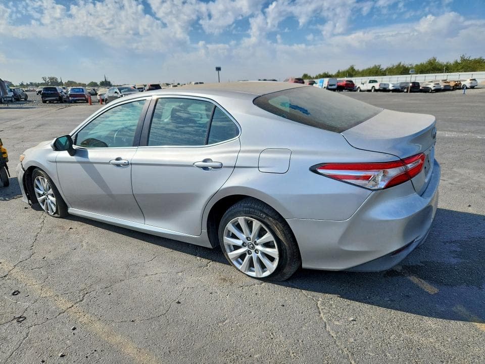 2018 TOYOTA CAMRY LE 2