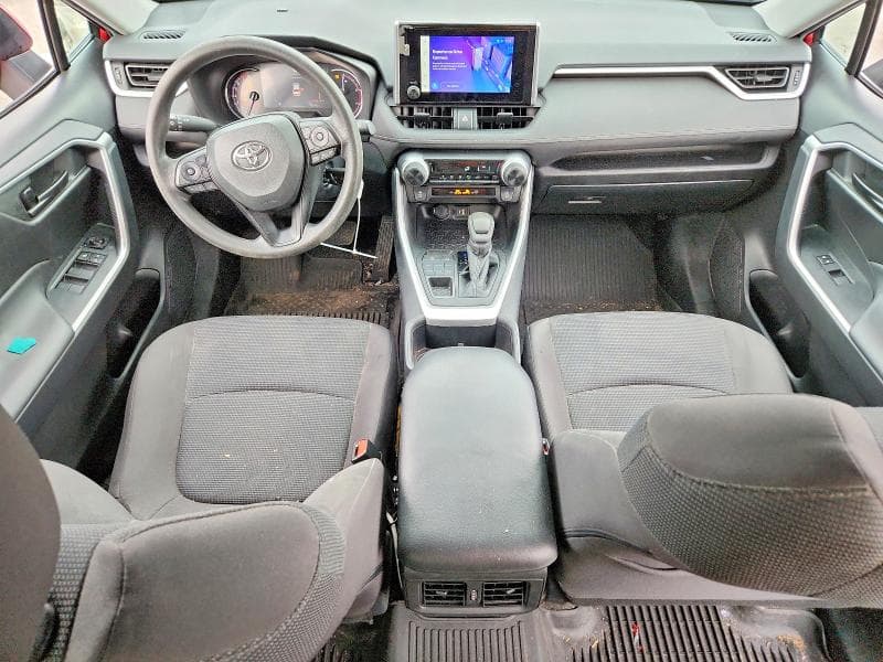 2023 TOYOTA RAV4 LE 8