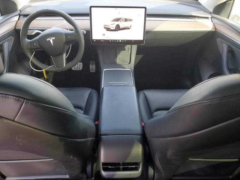 2025 TESLA MODEL Y 8