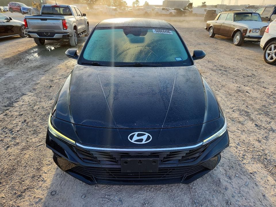 2024 HYUNDAI ELANTRA SEL 5