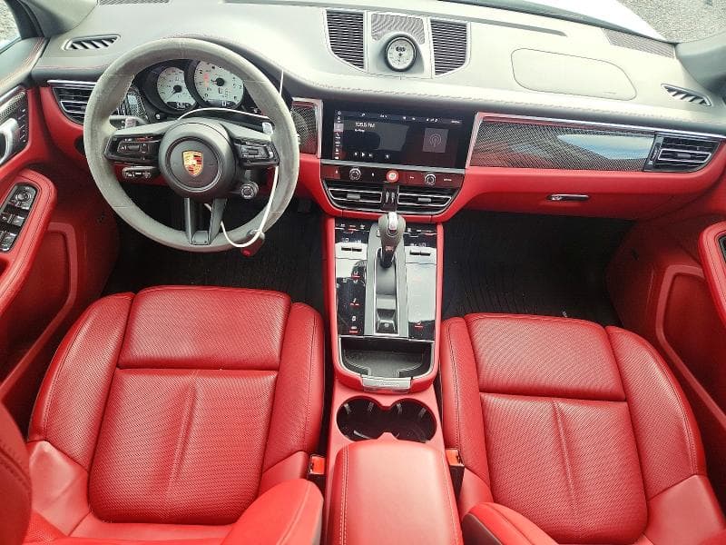 2024 PORSCHE MACAN BASE 8
