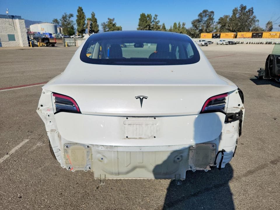 2018 TESLA MODEL 3 6