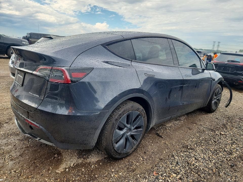 2025 TESLA MODEL Y 3