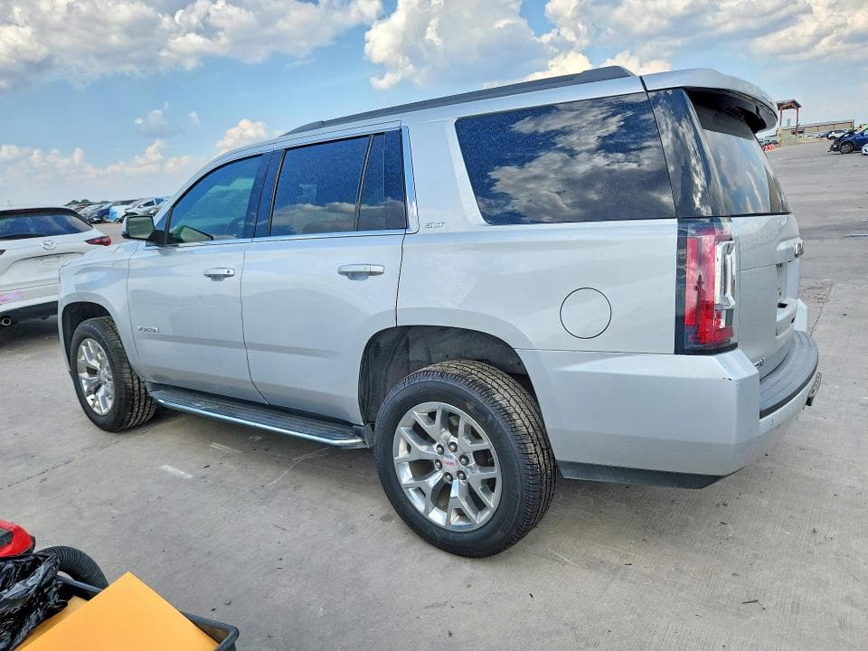 2017 GMC YUKON SLT 2