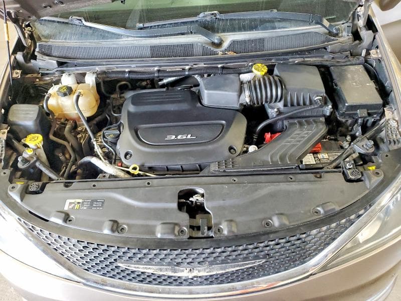2017 CHRYSLER PACIFICA LIMITED 12