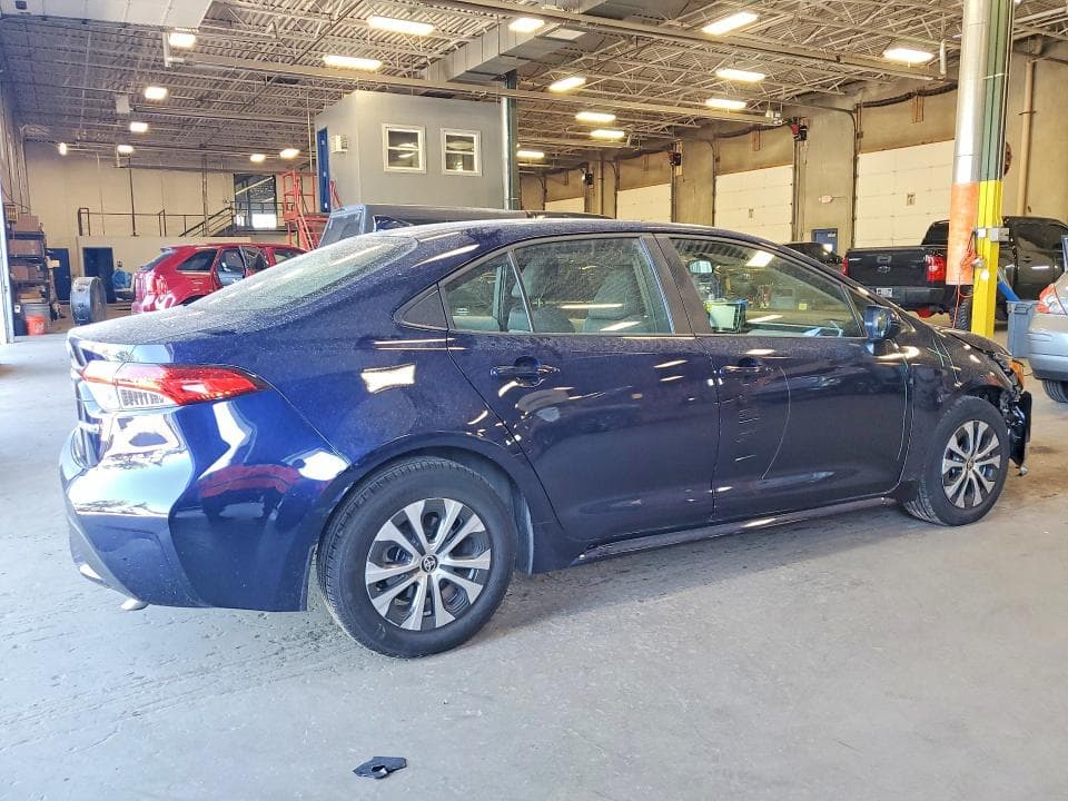 2022 TOYOTA COROLLA LE 3