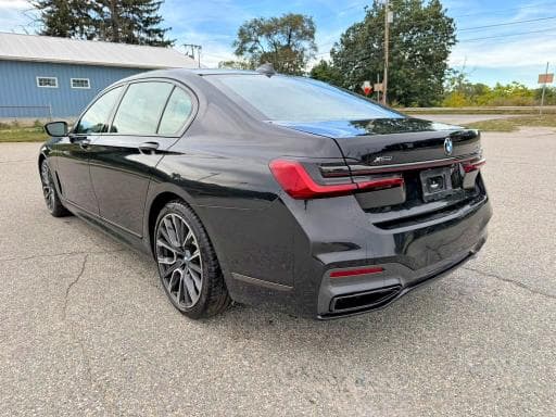 2022 BMW 740 XI 3