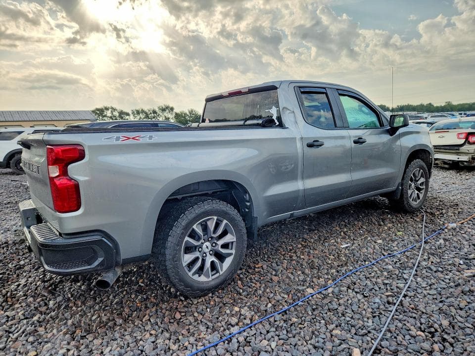 2023 CHEVROLET SILVERADO K1500 3
