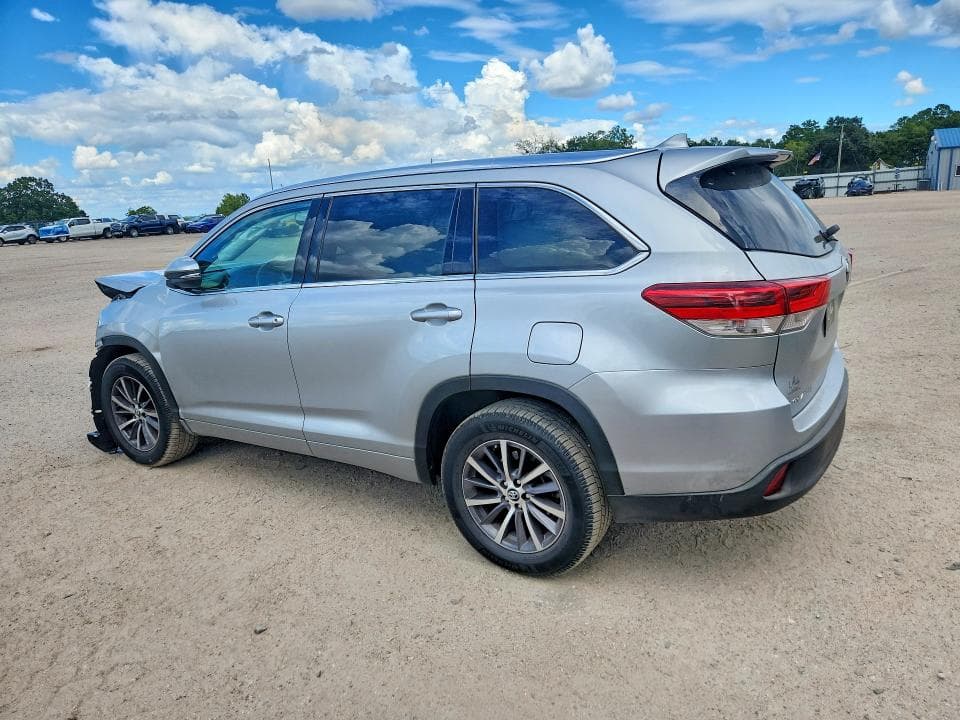 2018 TOYOTA HIGHLANDER XLE 2