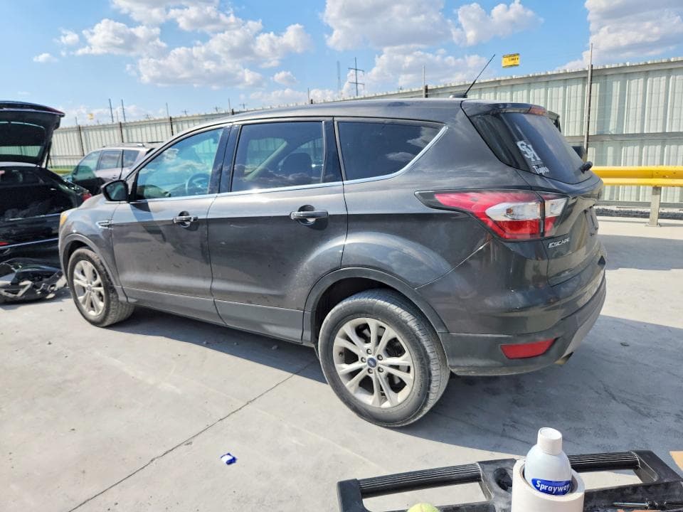 2017 FORD ESCAPE SE 2