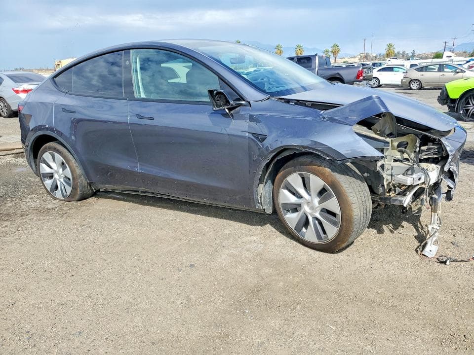 2023 TESLA MODEL Y 4
