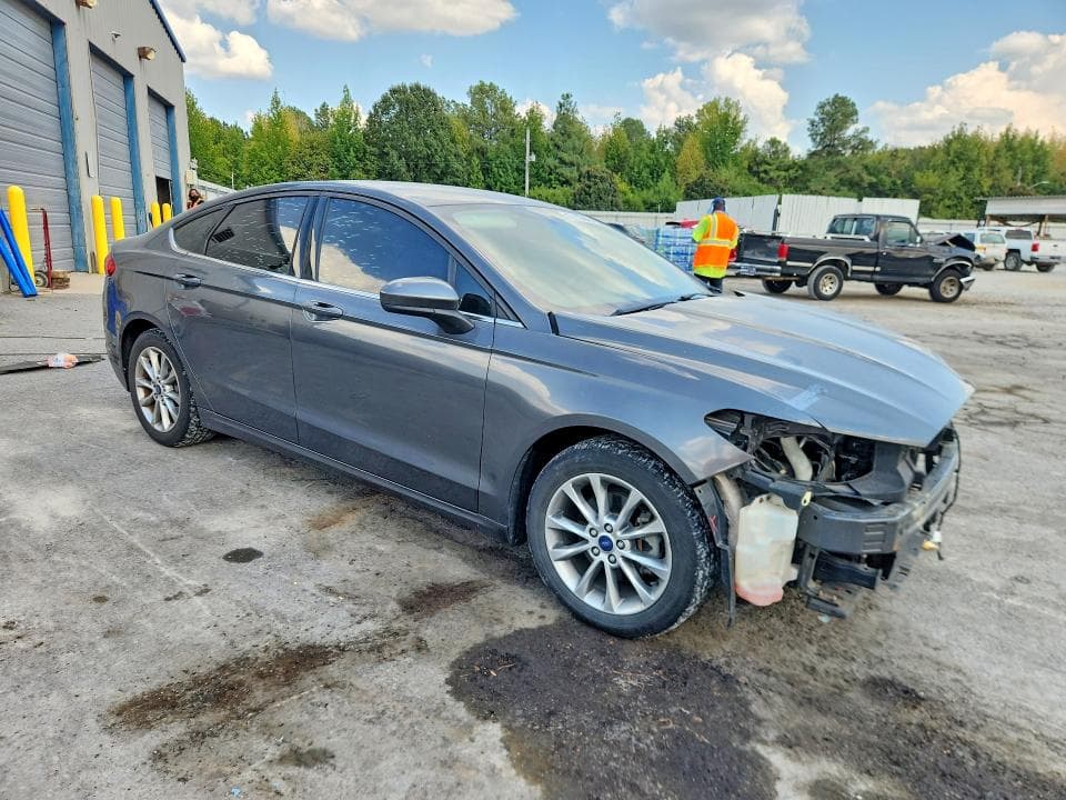 2017 FORD FUSION SE 4