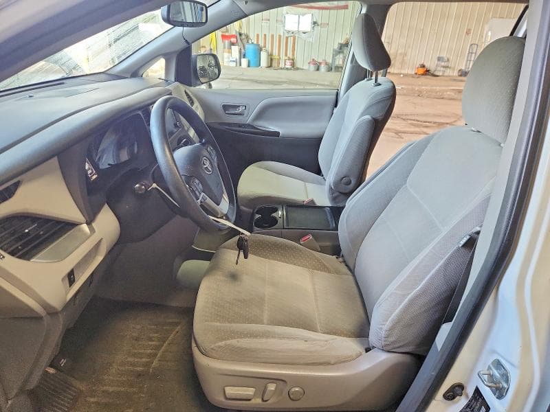 2018 TOYOTA SIENNA LE 7