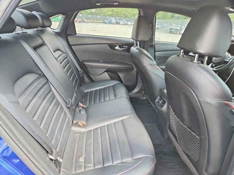 2021 KIA FORTE GT 10