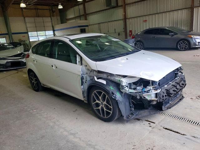 2017 FORD FOCUS SEL 4
