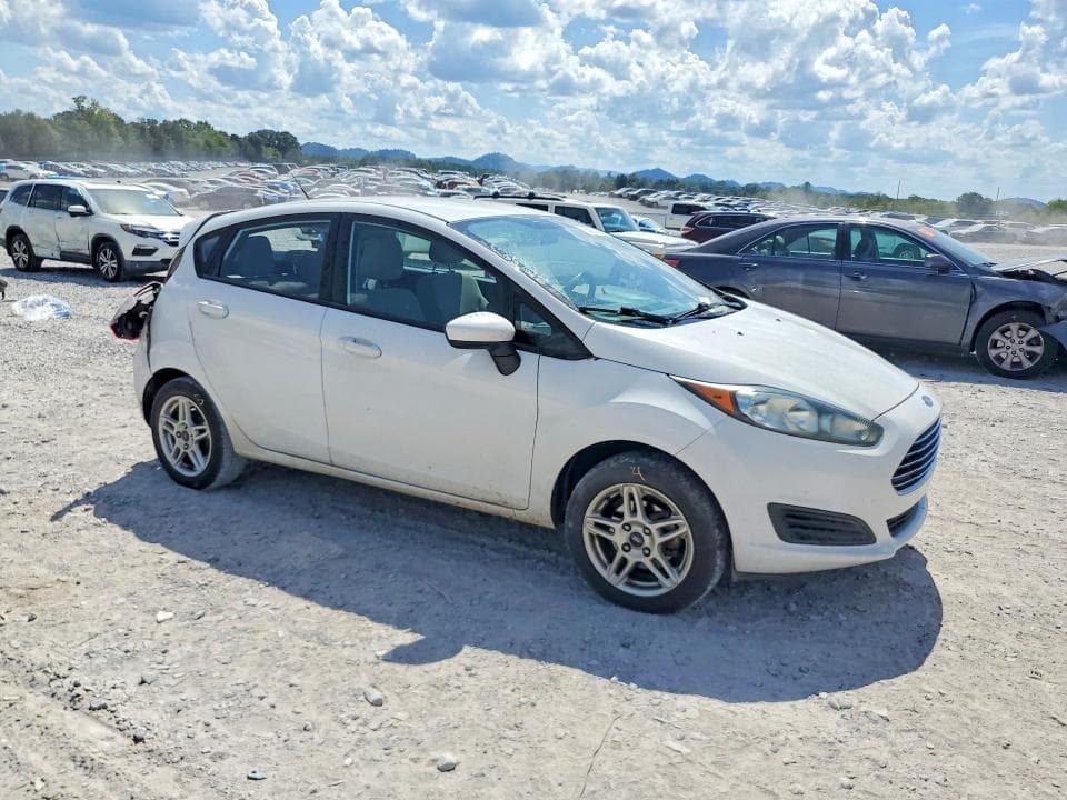 2017 FORD FIESTA SE 4