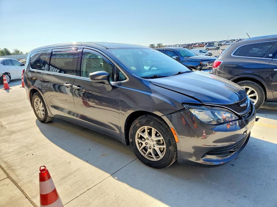 2017 CHRYSLER PACIFICA TOURING 4