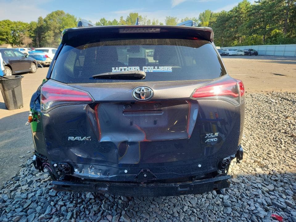 2018 TOYOTA RAV4 XLE 6