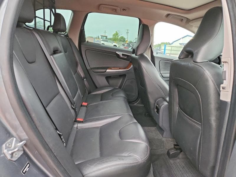 2017 VOLVO XC60 T5 INSCRIPTION 10