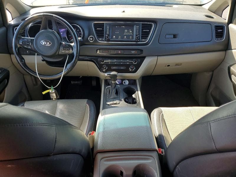 2017 KIA SEDONA LX 8