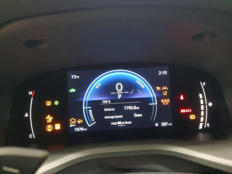 2025 TOYOTA CAMRY SE 9