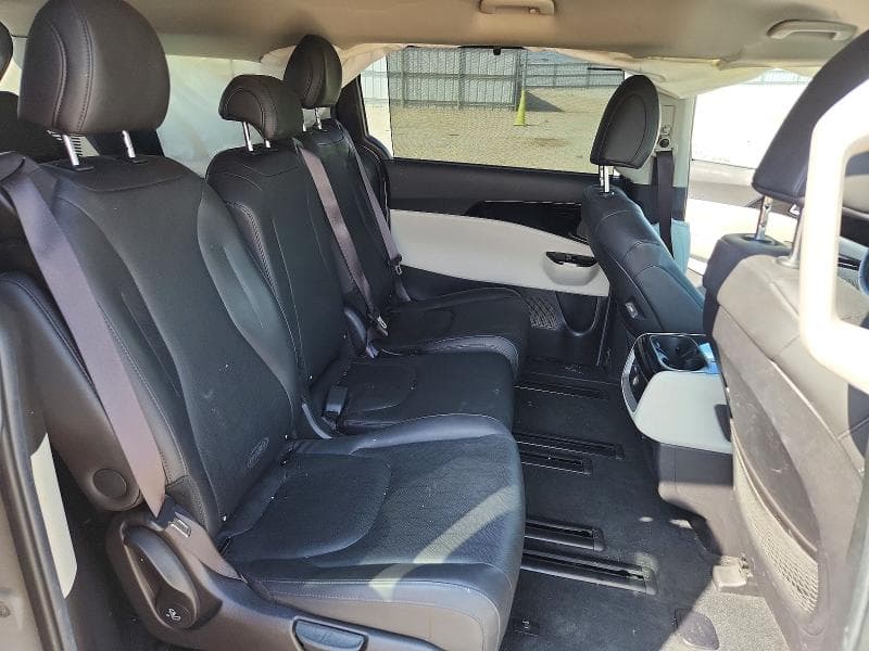 2022 KIA CARNIVAL EX 11