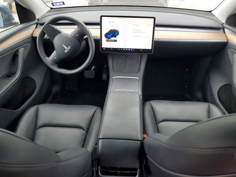2025 TESLA MODEL Y 8