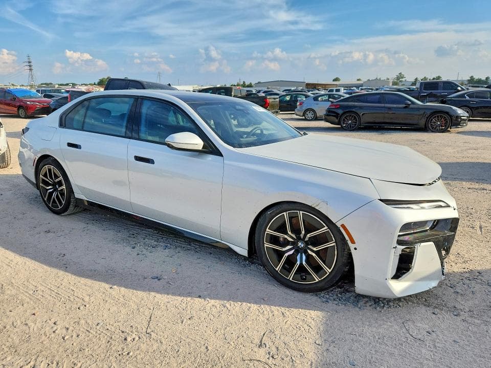 2025 BMW 740 XI 4