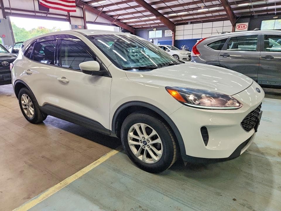 2020 FORD ESCAPE SE 4