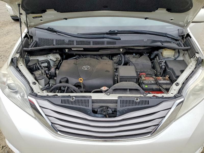 2017 TOYOTA SIENNA XLE 7-PASSENGER 12