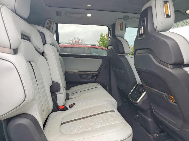2023 RIVIAN R1S ADVENTURE 11