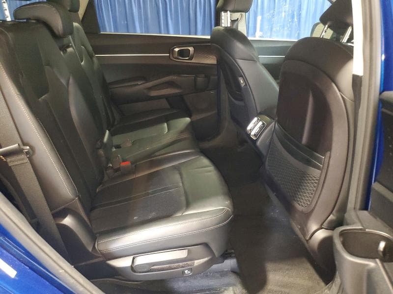 2022 KIA SORENTO S 11