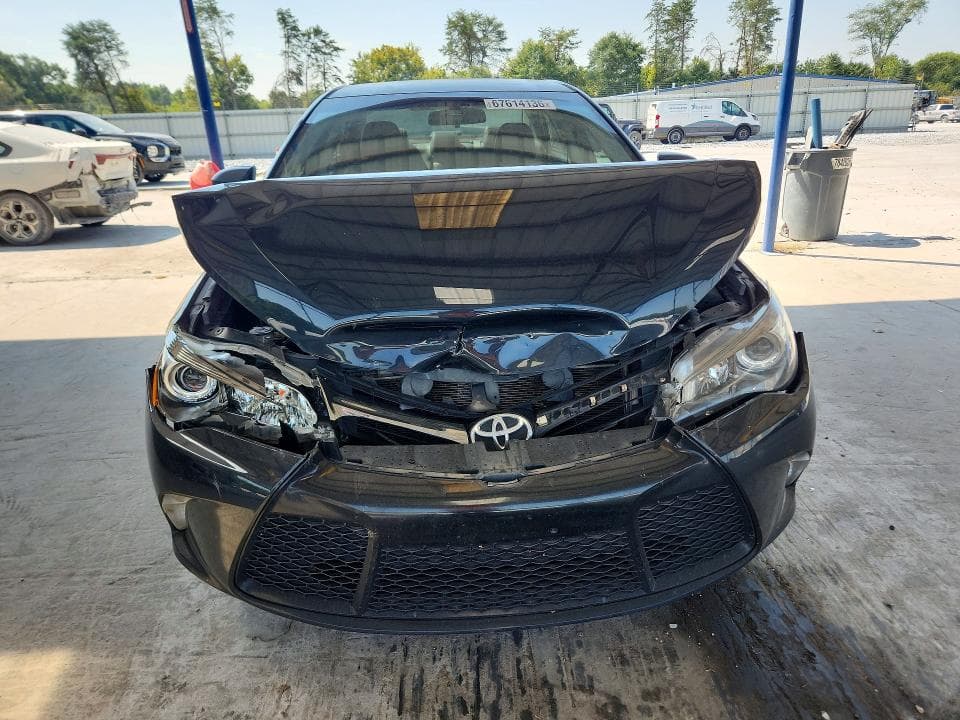 2017 TOYOTA CAMRY SE 5