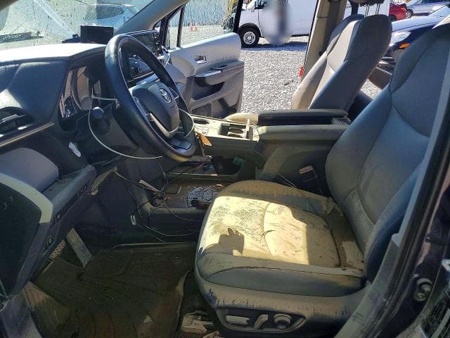 2022 TOYOTA SIENNA XLE 7