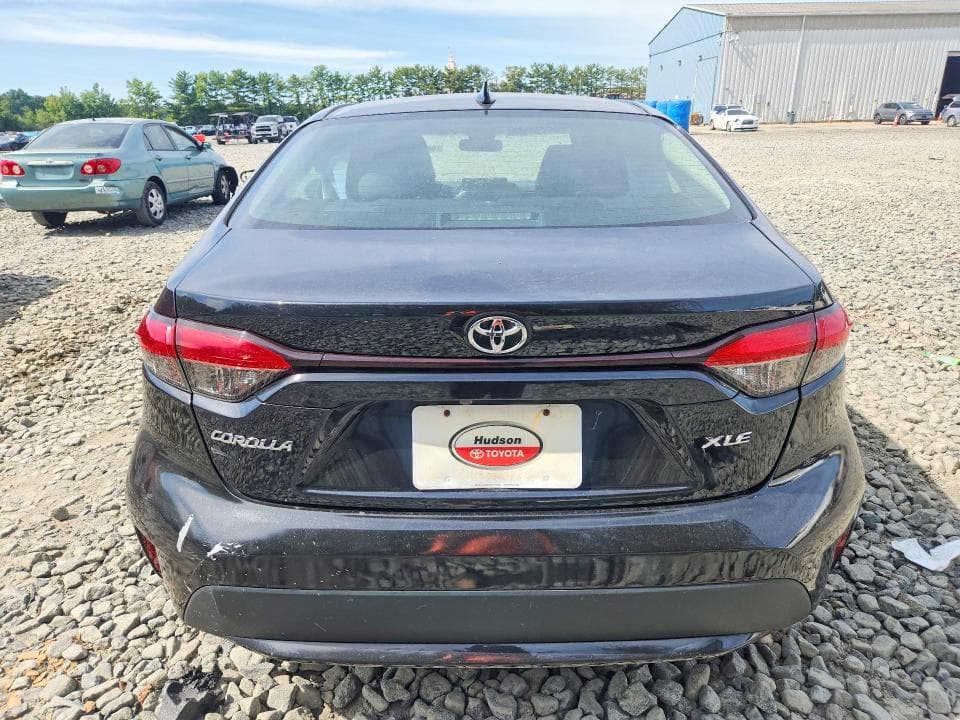 2021 TOYOTA COROLLA XLE 6