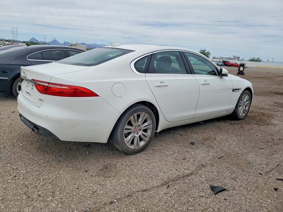 2017 JAGUAR XF PREMIUM 3