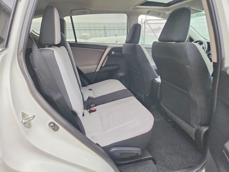 2017 TOYOTA RAV4 XLE 11