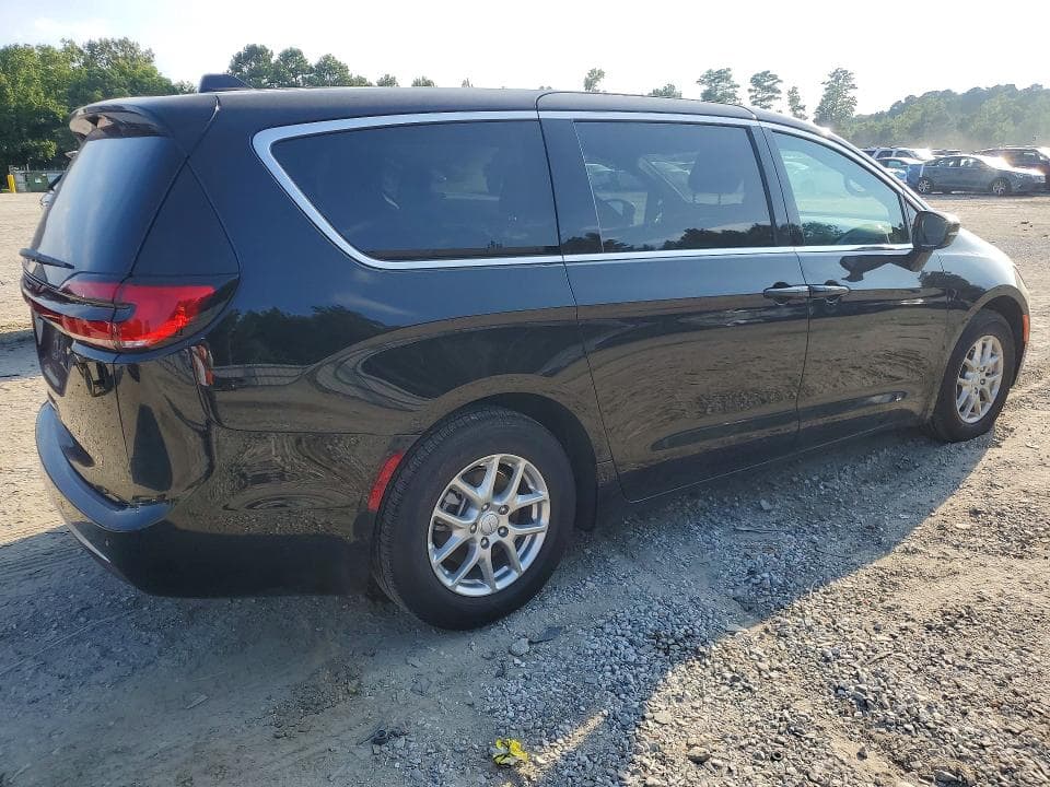 2027 CHRYSLER PACIFICA SELECT 3