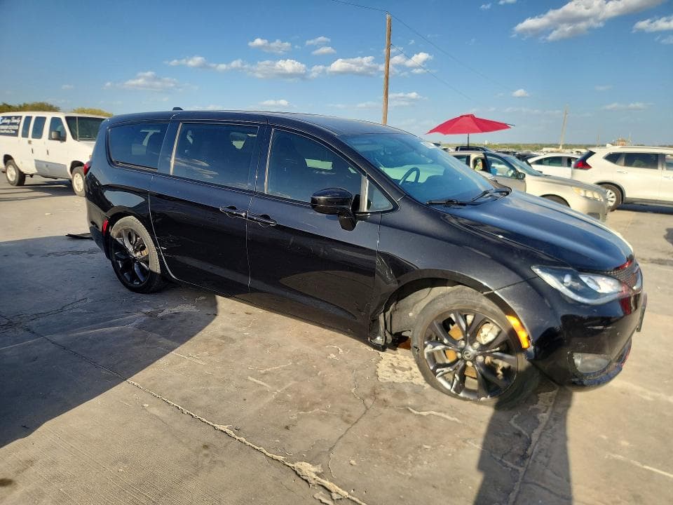 2020 CHRYSLER PACIFICA TOURING 4